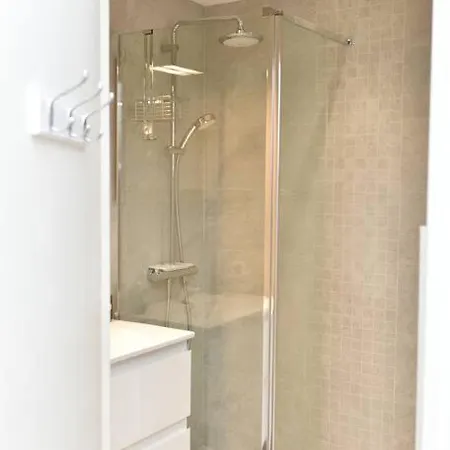 Au Port - Brand New Flat W 1 Bedroom, Balcony, Parking, Ac Antibes Exterior foto