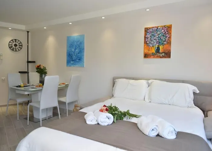 Au Port - Brand New Flat W 1 Bedroom, Balcony, Parking, Ac