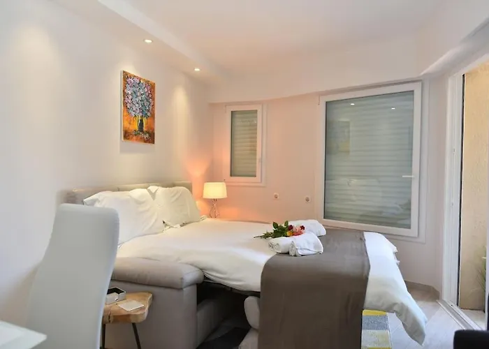 Au Port - Brand New Flat W 1 Bedroom, Balcony, Parking, Ac