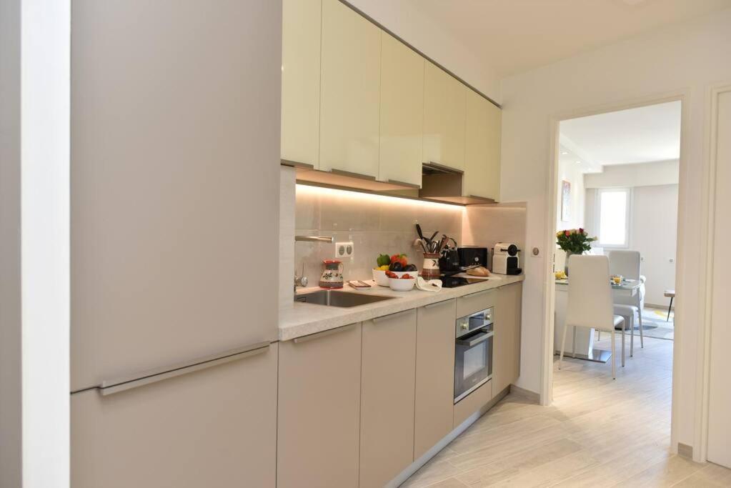 Au Port - Brand New Flat W 1 Bedroom, Balcony, Parking, Ac Apartamento Antibes
