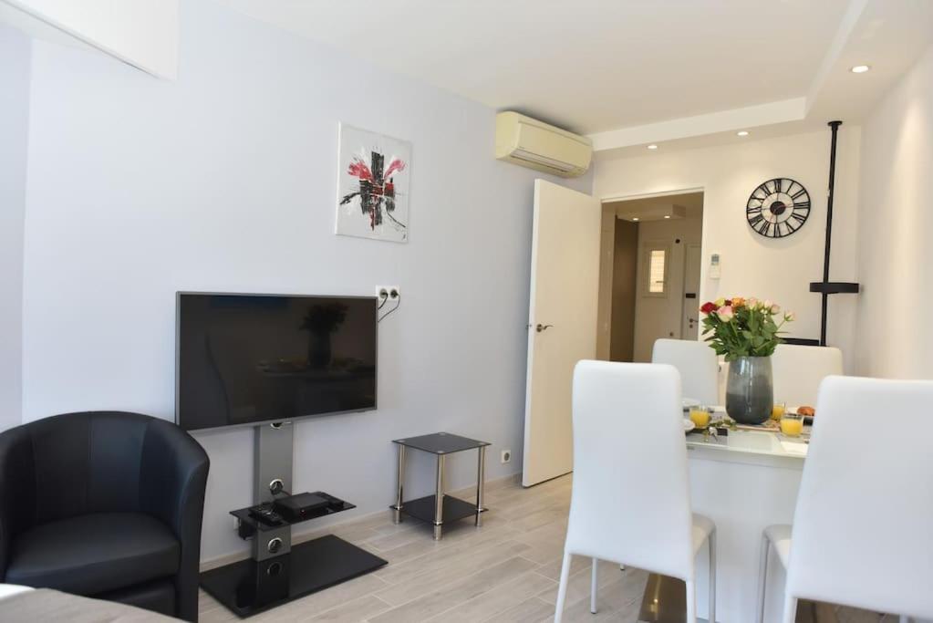 Au Port - Brand New Flat W 1 Bedroom, Balcony, Parking, Ac Appartement *