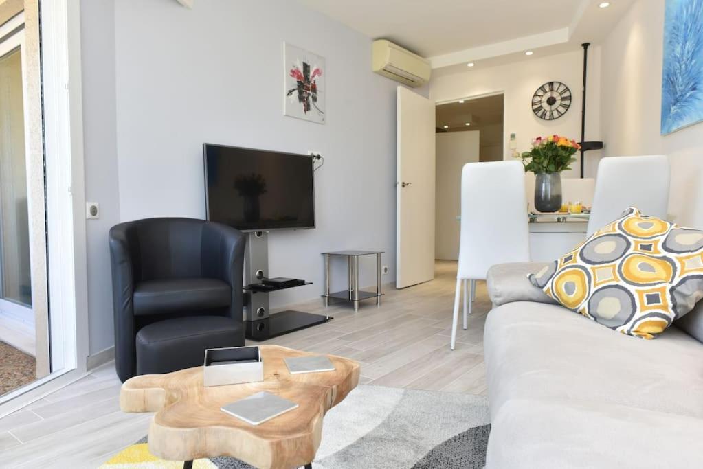 Au Port - Brand New Flat W 1 Bedroom, Balcony, Parking, Ac Appartamento *